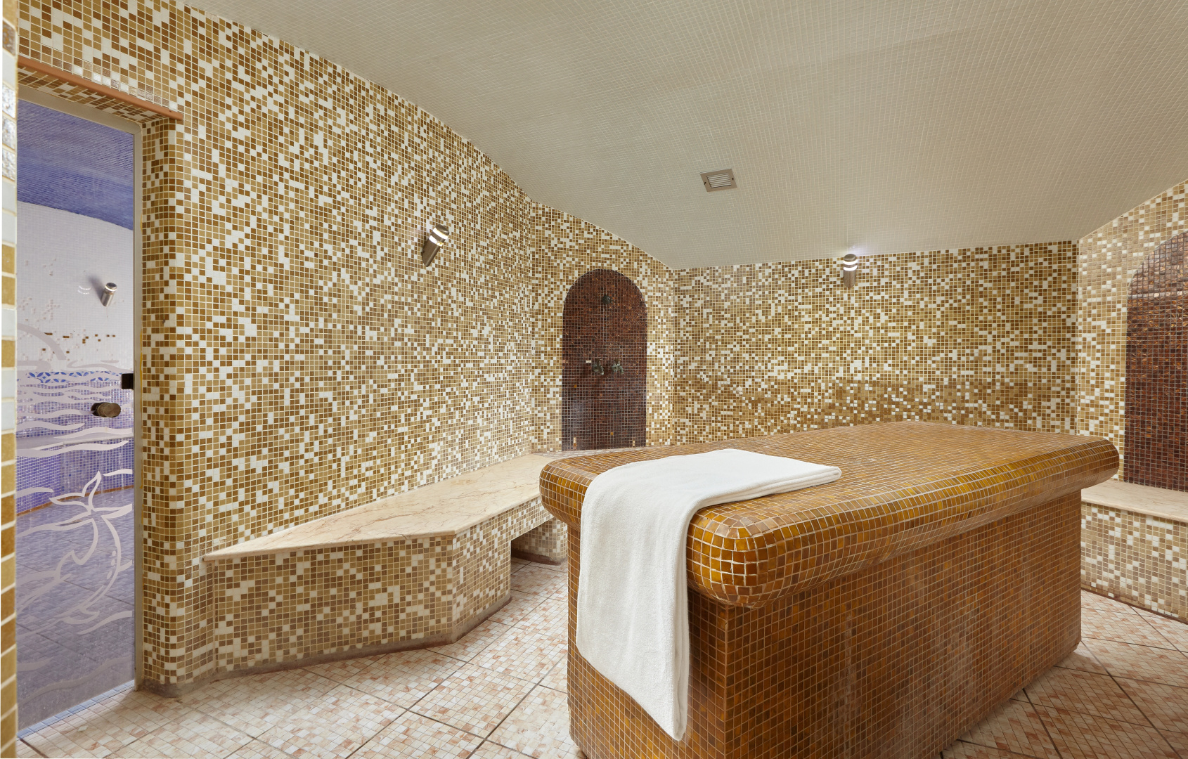 Tes-Hotel Resort & Spa