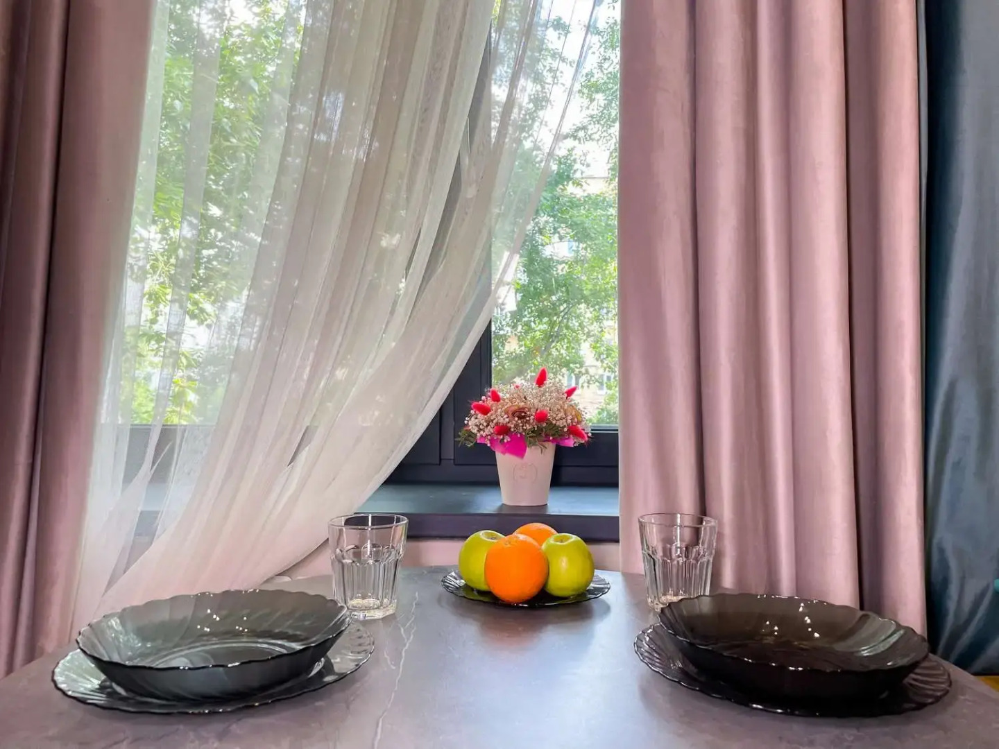 Апартаменты Стильная 2х-уровневая Cтудия рядом с метро Тульская