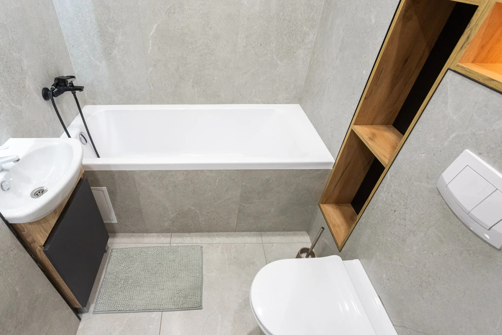 Квартира уютная трехкомнатная с двумя балконами рядом с островом Канта