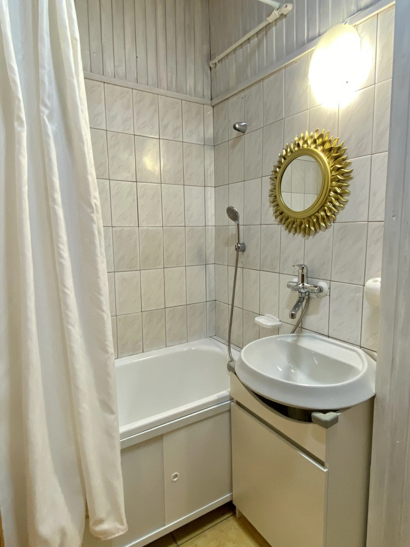 Квартира Трехкомнатная А. Невского 19