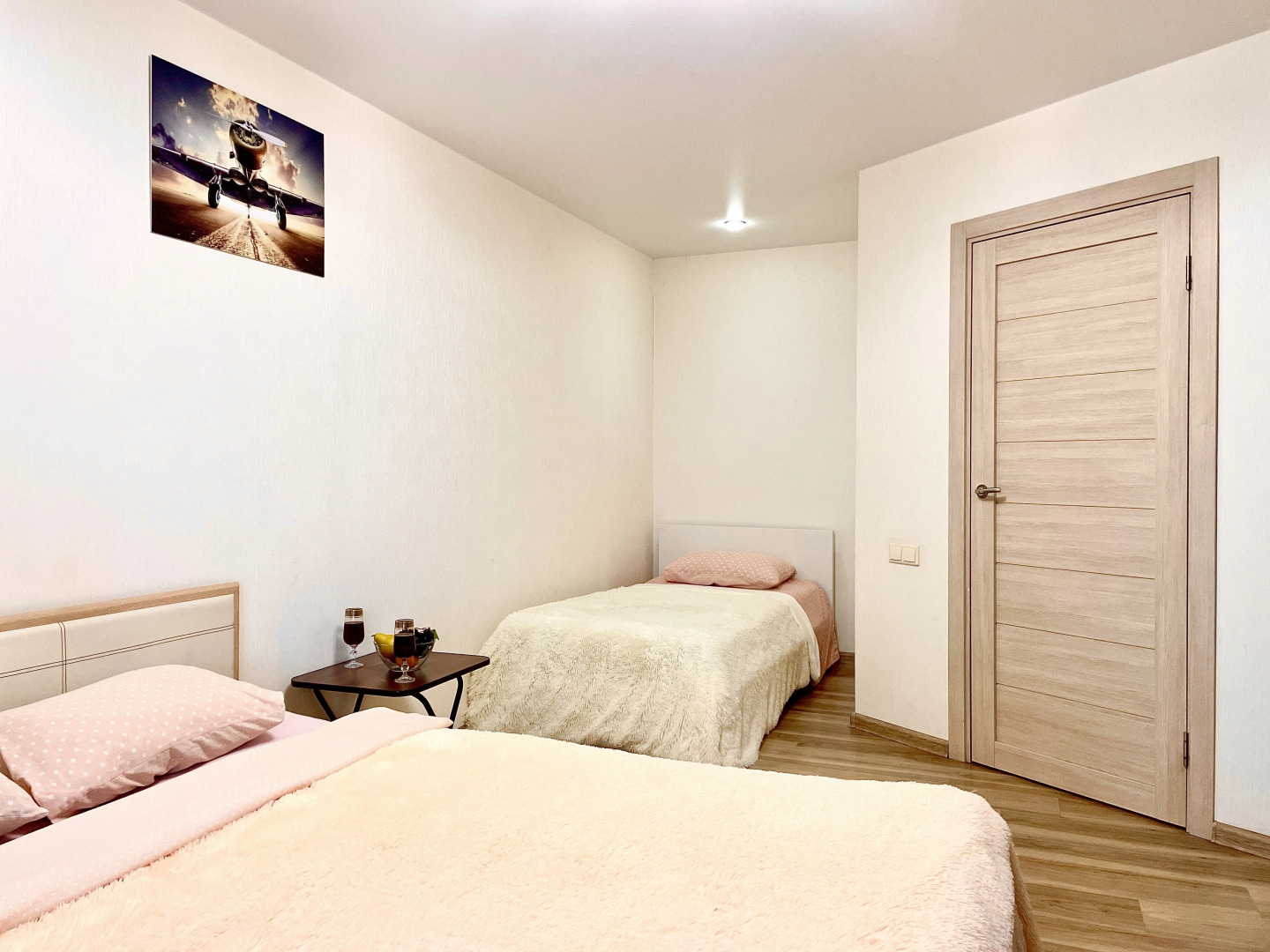 Уютные Апартаменты в доме у Космопорта (ул. Дыбенко 27а)