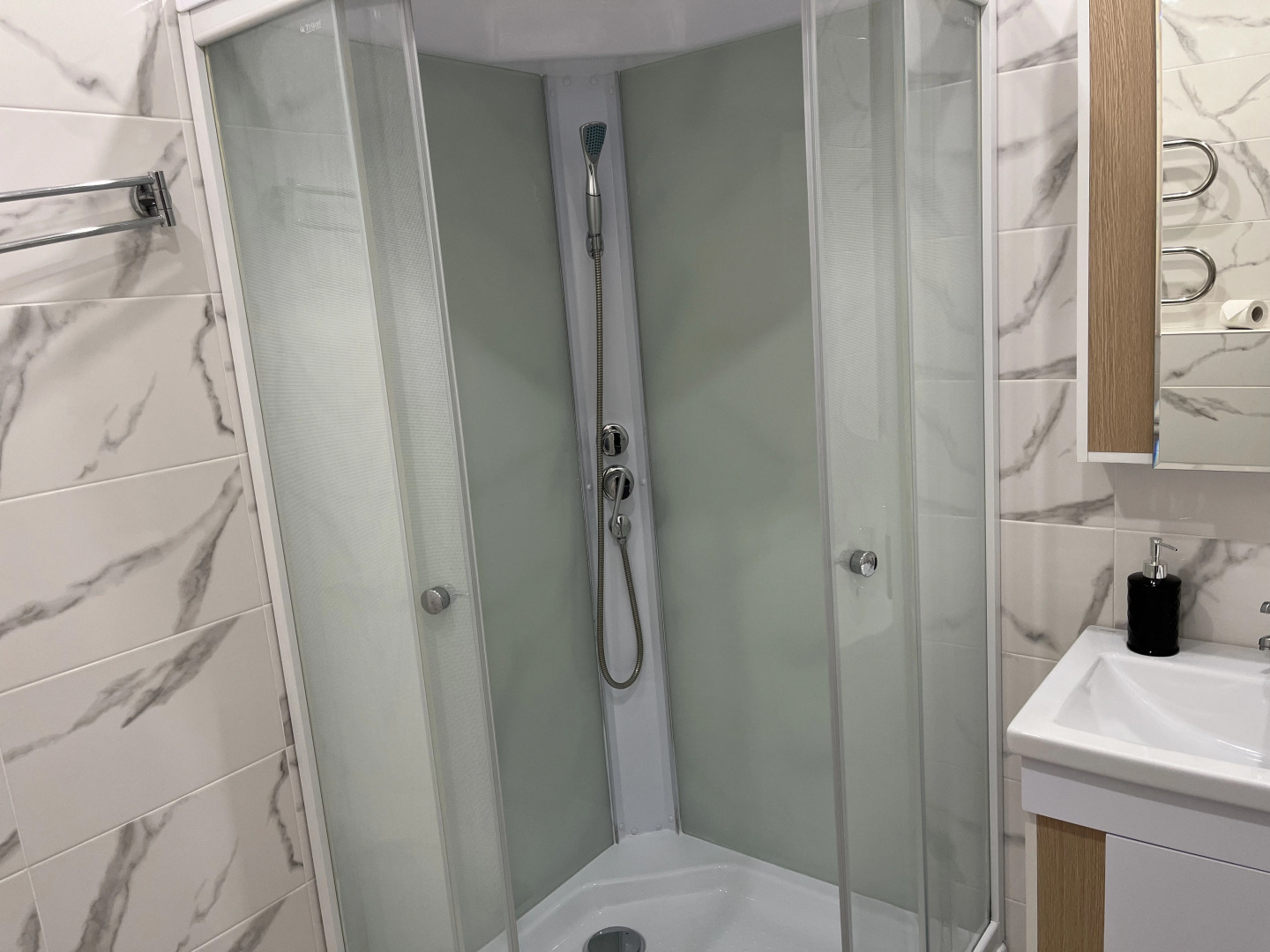 Квартира 1-комнатная студия в новом высотном доме. Кирова 11