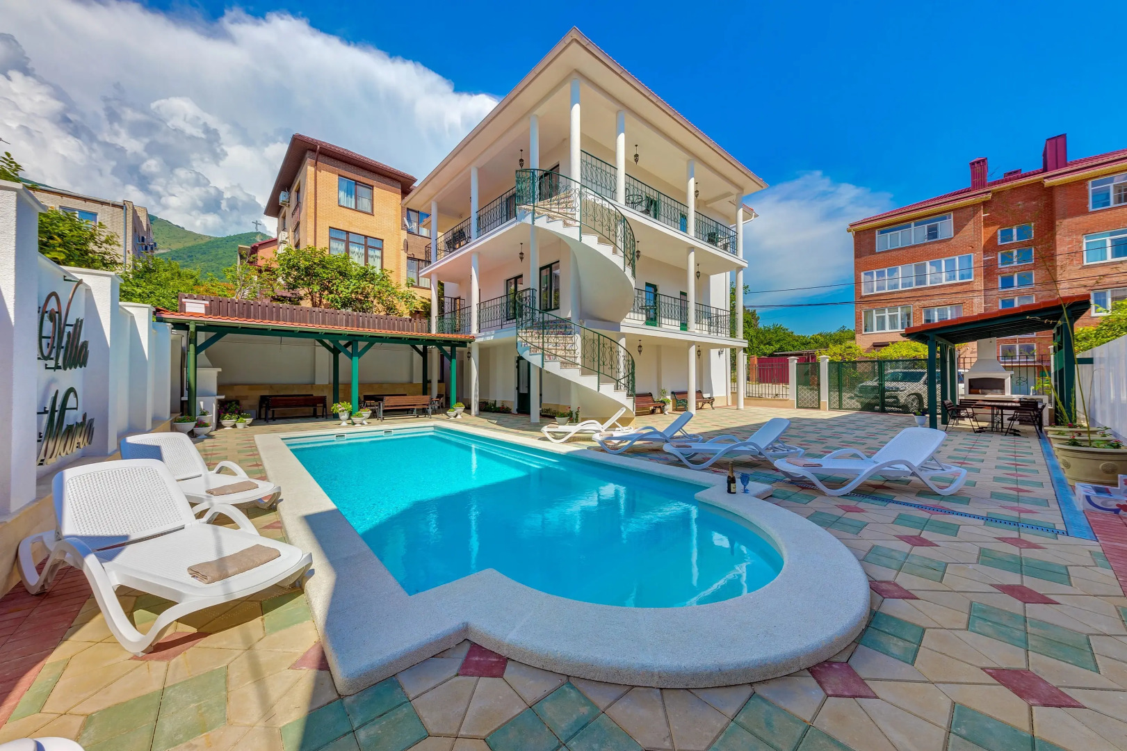 Отель Атлас