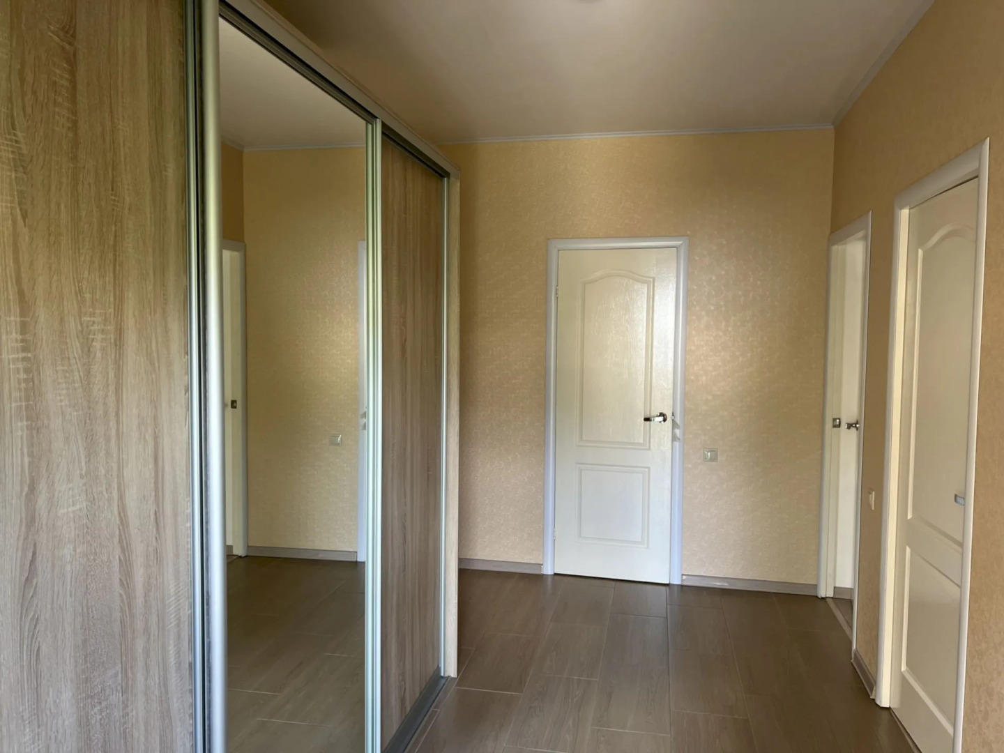 Частный Дом 120 2 Комнатный Этаж с Кухней