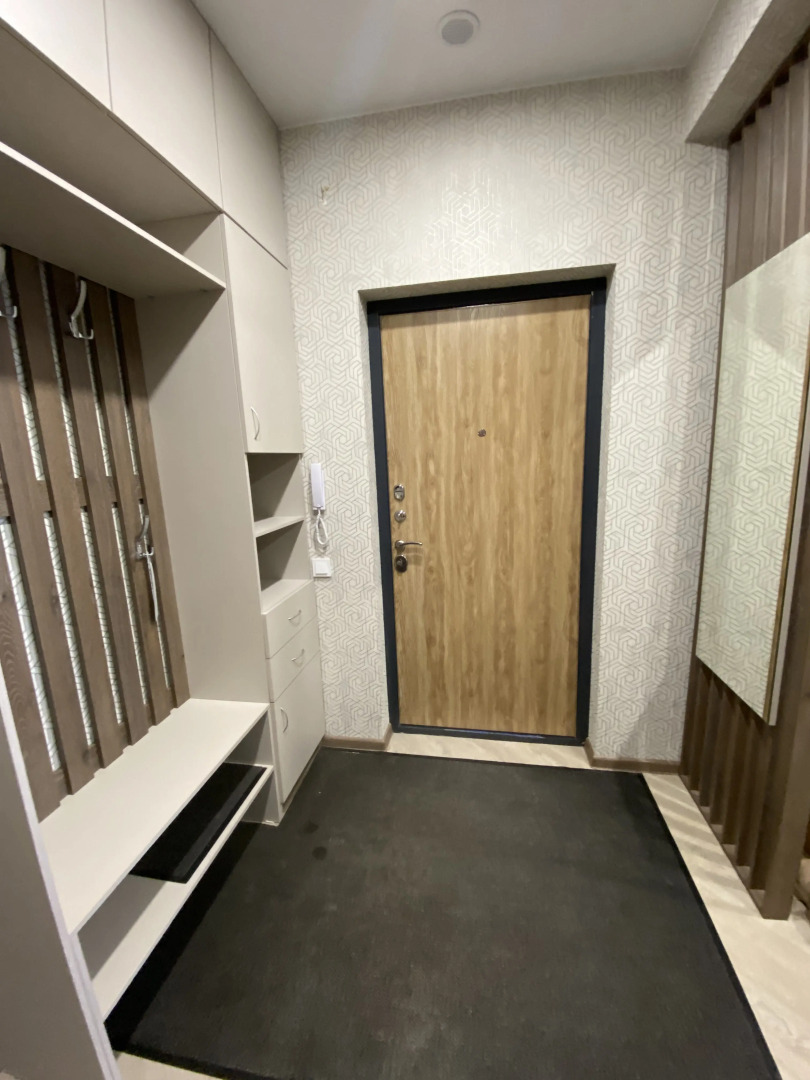 Квартира Большая двухкомнатная у метро Пионерская