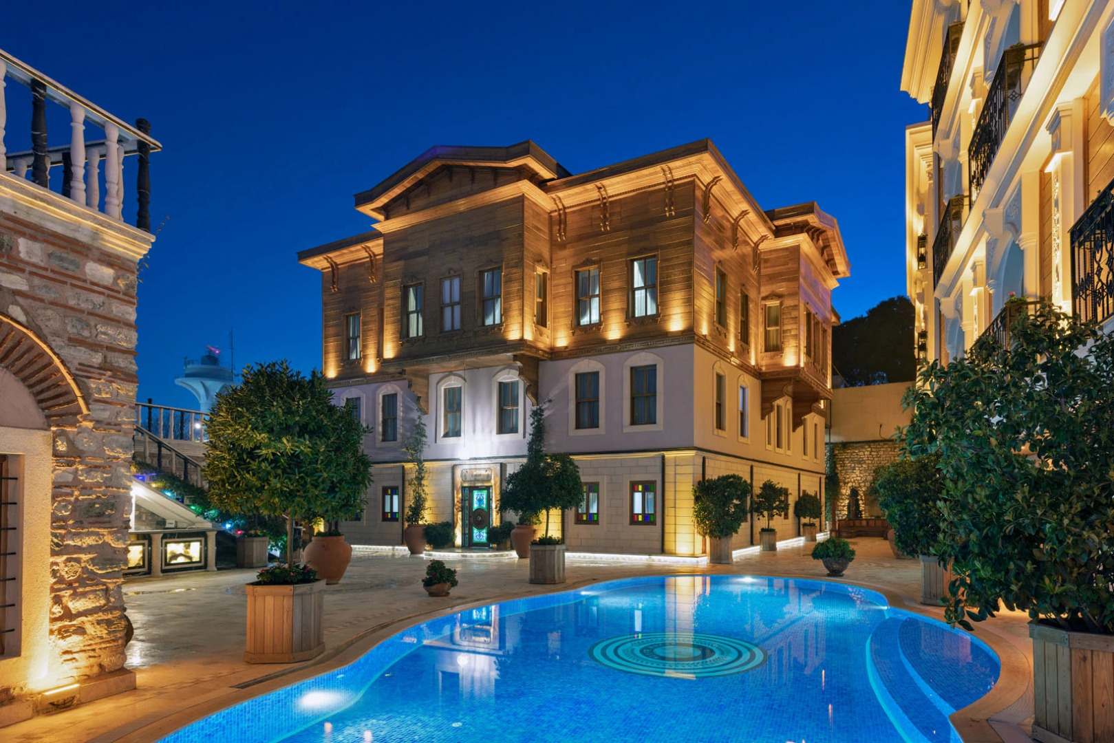 Отель Seven Hills Palace