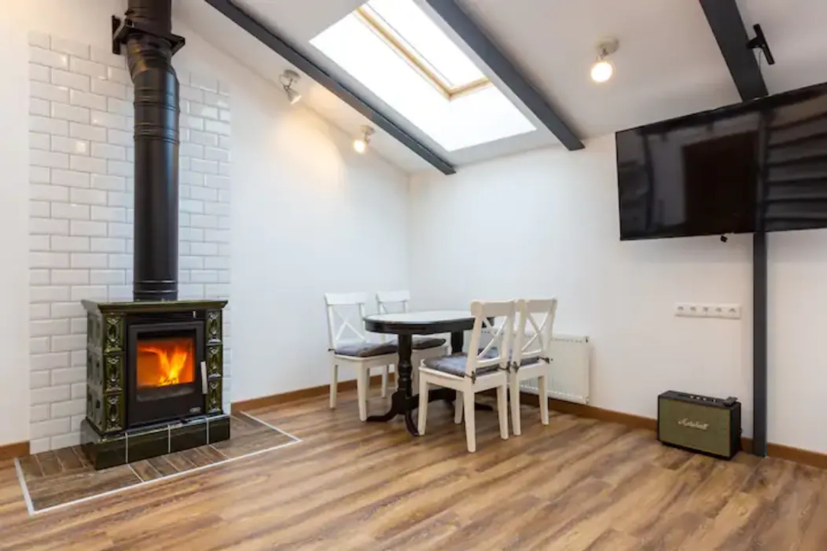 Апартаменты Лофт с зеленым камином