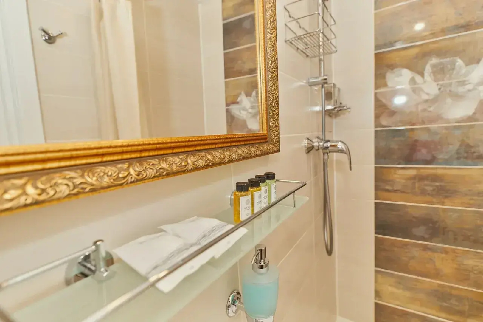 Отель Catherine Art