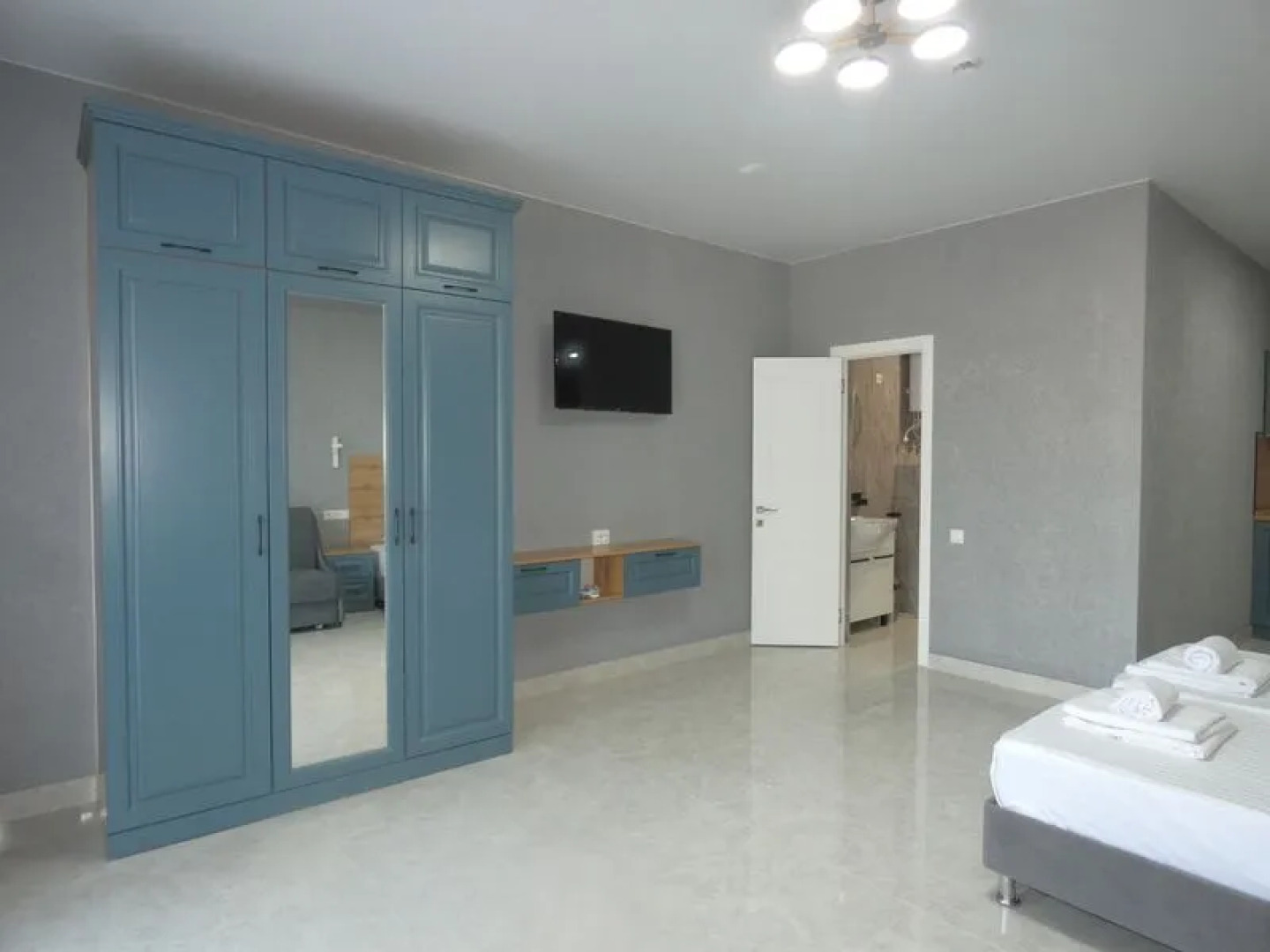 Курортный отель Три тополя