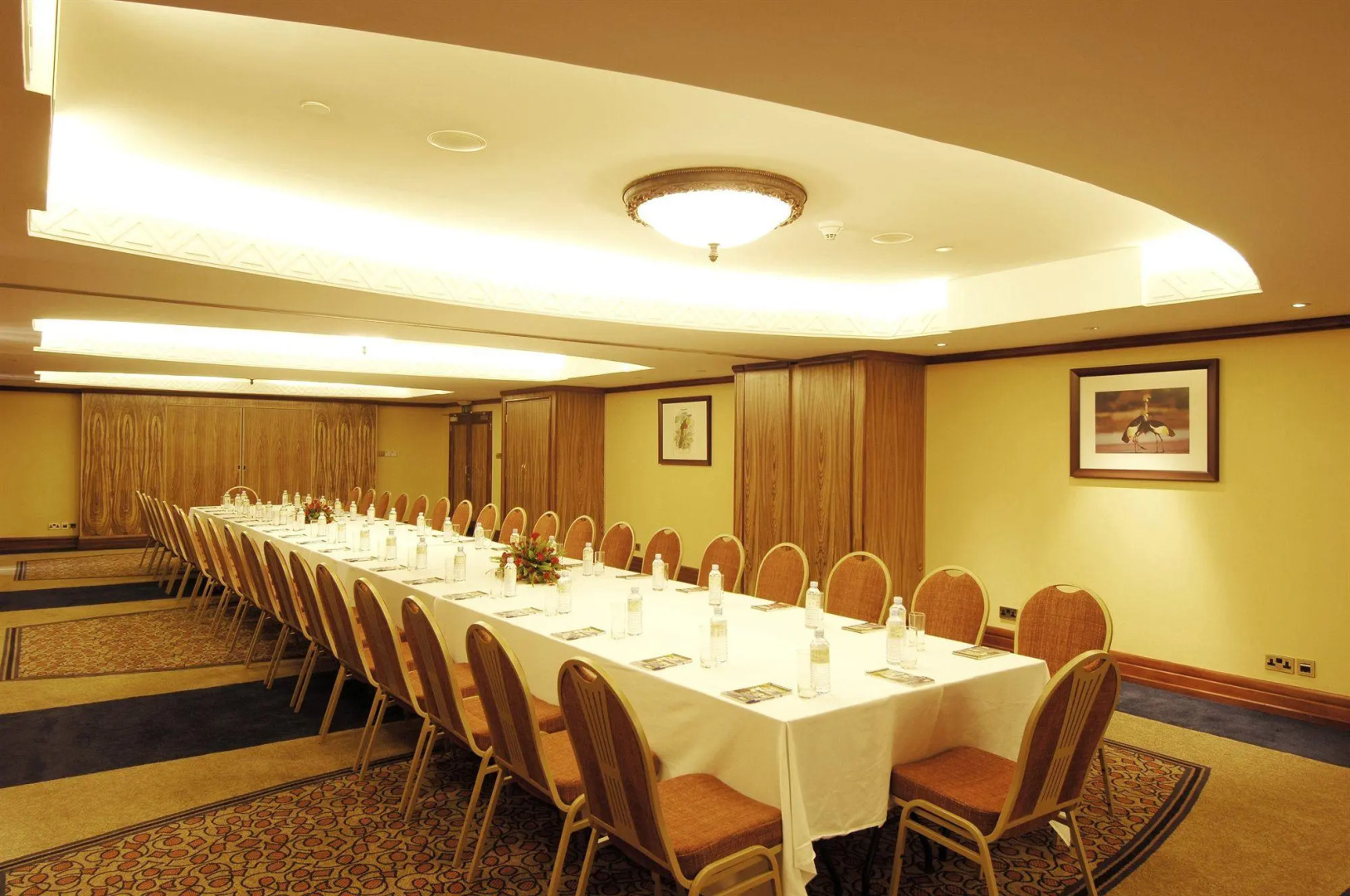 Отель Kampala Serena