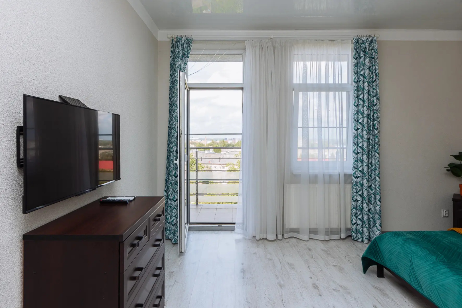 Квартира Душевная, уютная в парке на берегу озера