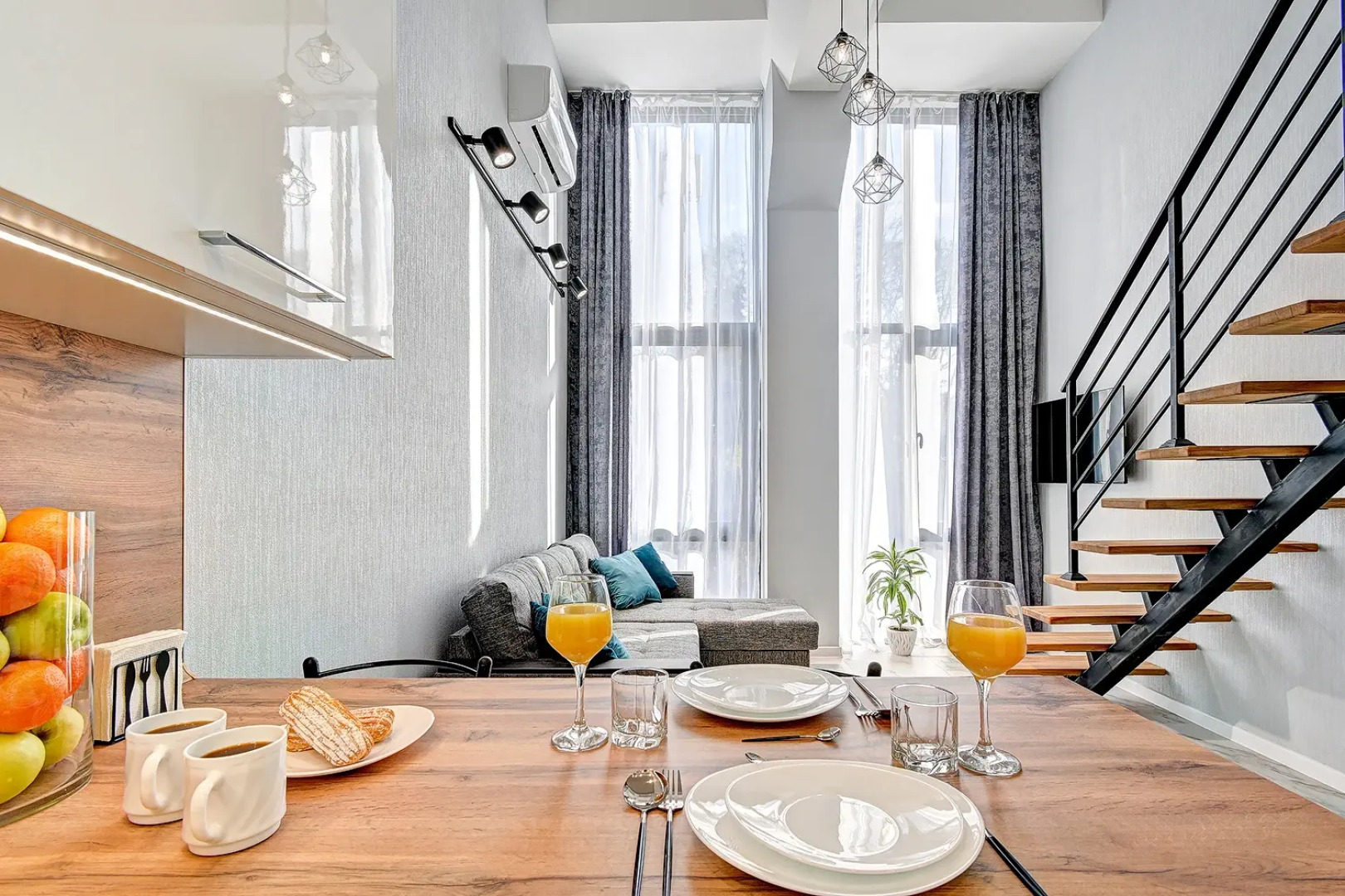 Апартаменты двухуровневые на Мамайке