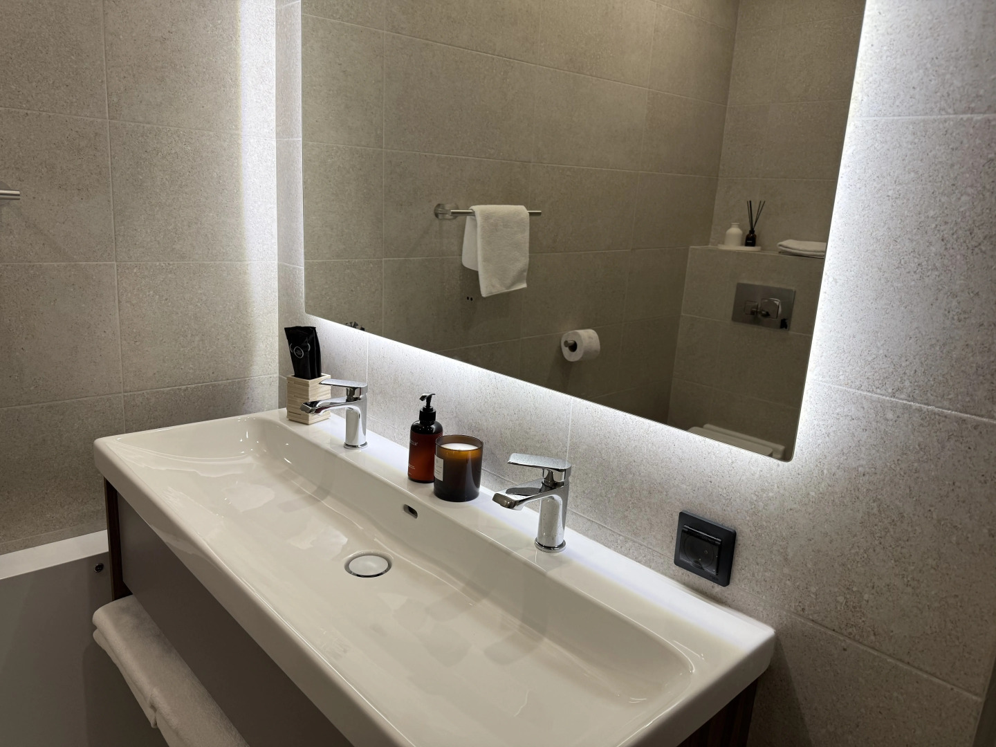 Частный дом Загородный с баней чаном и беседкой