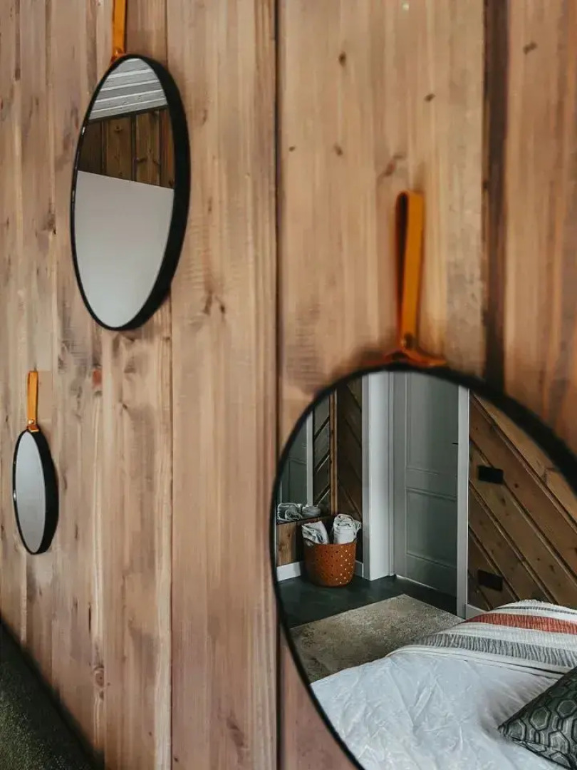 Частный дом Пaноpaмный дом в хвойнoм лесу с сaуной