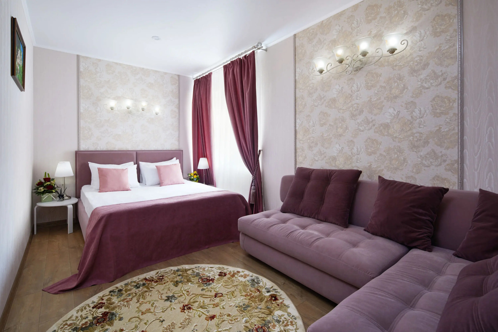 Отель Клевер