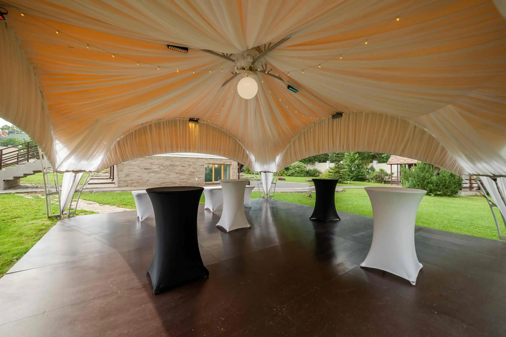 Частный дом Шато Снегири