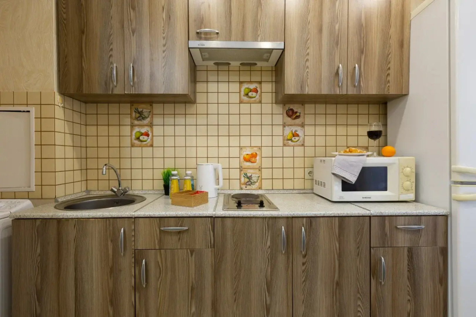 Апартаменты 1комнатные с балконом в красивом мкр Зеленограда, рядом транспорт