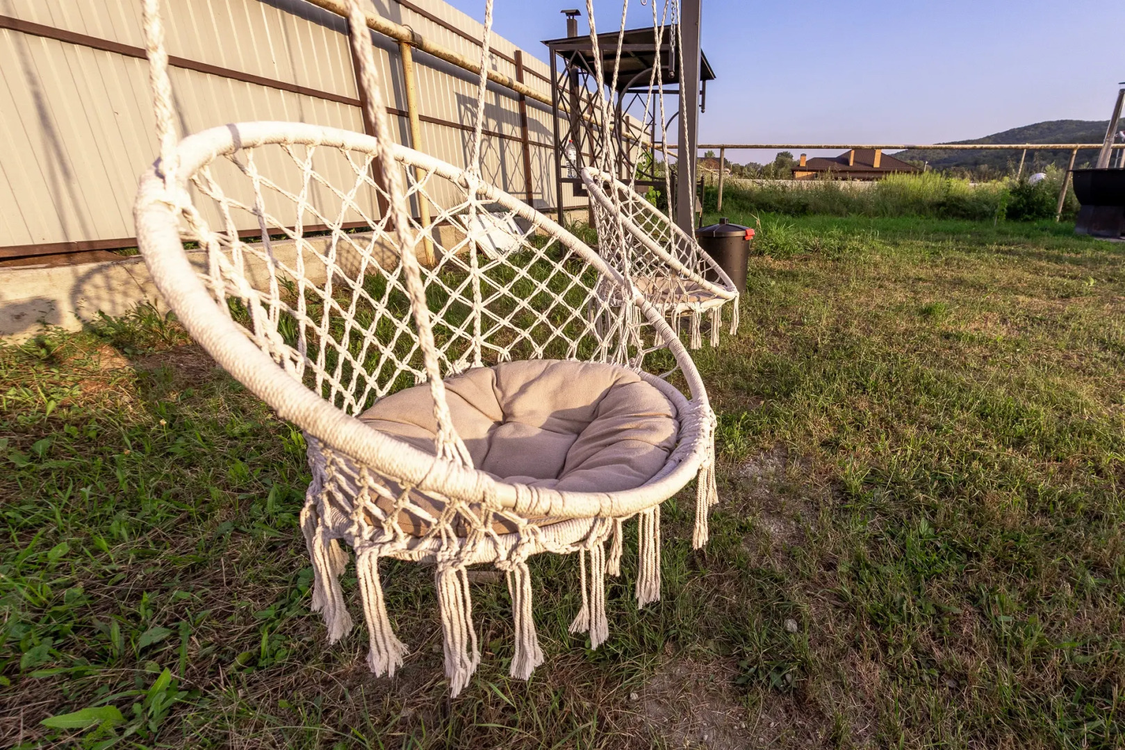 Частный дом У реки в горах