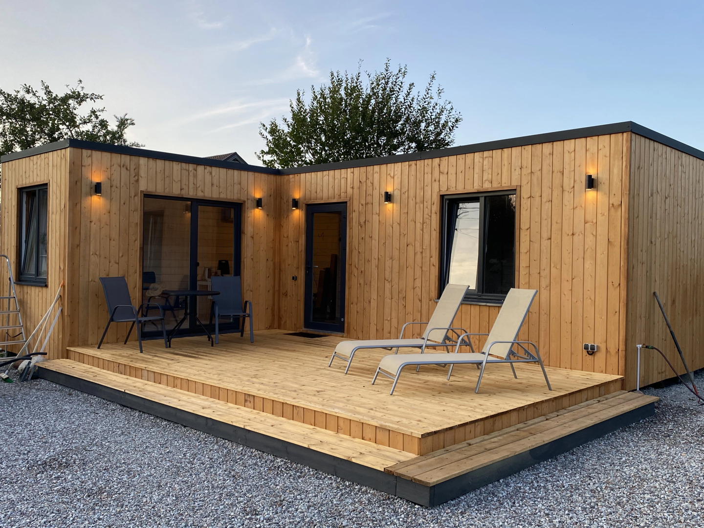 Частный дом у озера