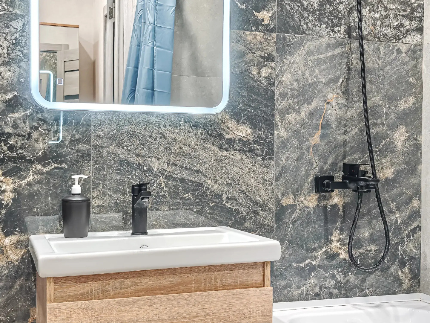 Квартира Писарева 44