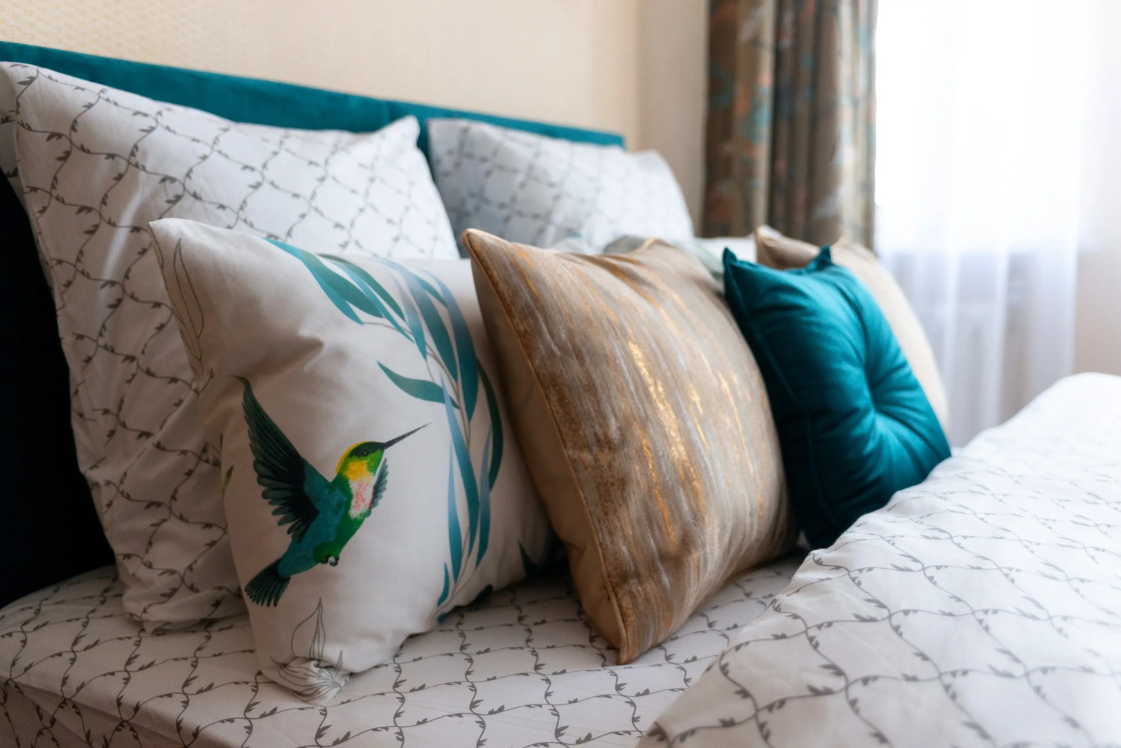 Апартаменты Стильная Квартира с Видом на Мост Влюбленных