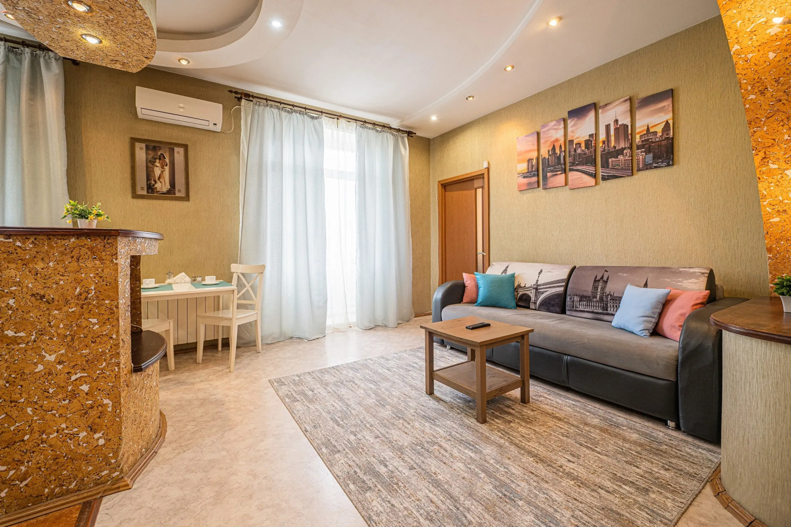 Апартаменты Пять Звезд на Свободы 66