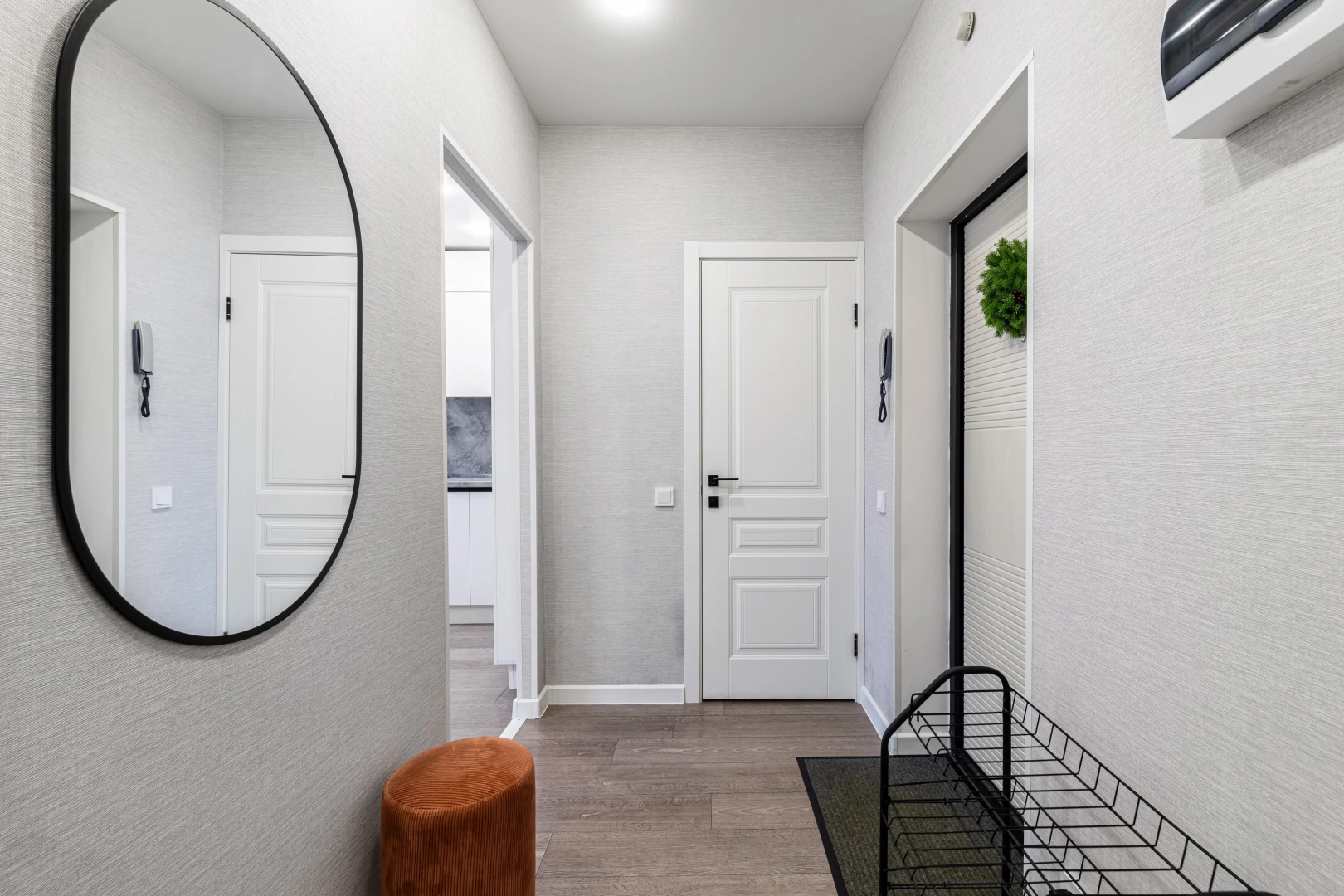 Апартаменты TatAparts оранжевая идиллия в современной студии