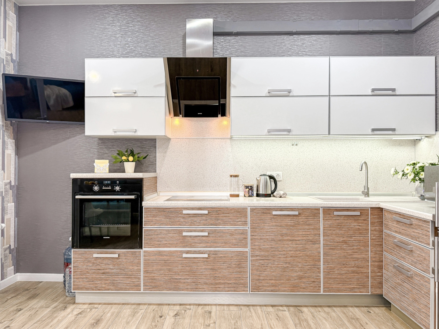 Квартира Уютная студия с потрясающим видом на море в центре