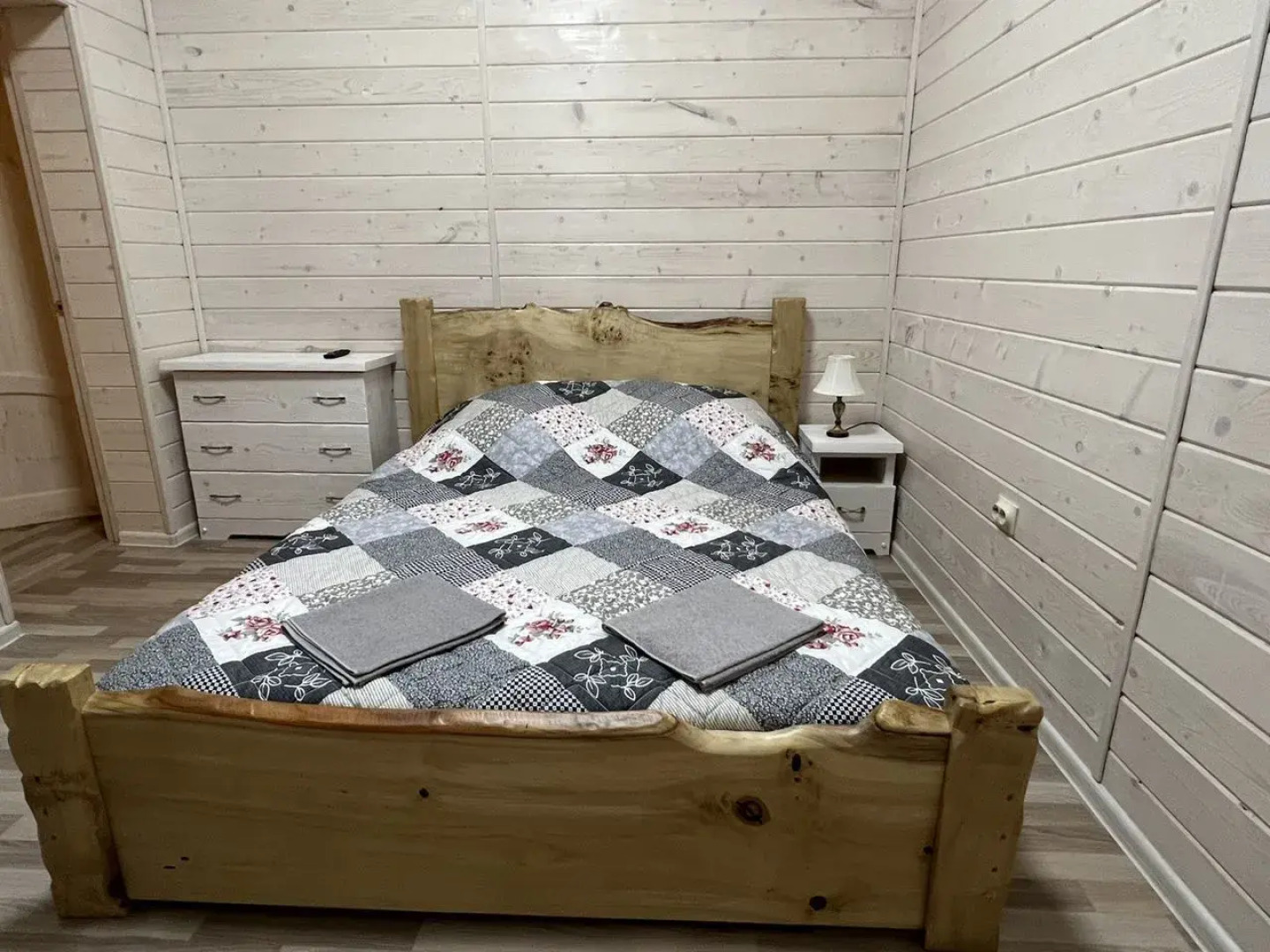 Частный дом с баней, бассейном и мангалом