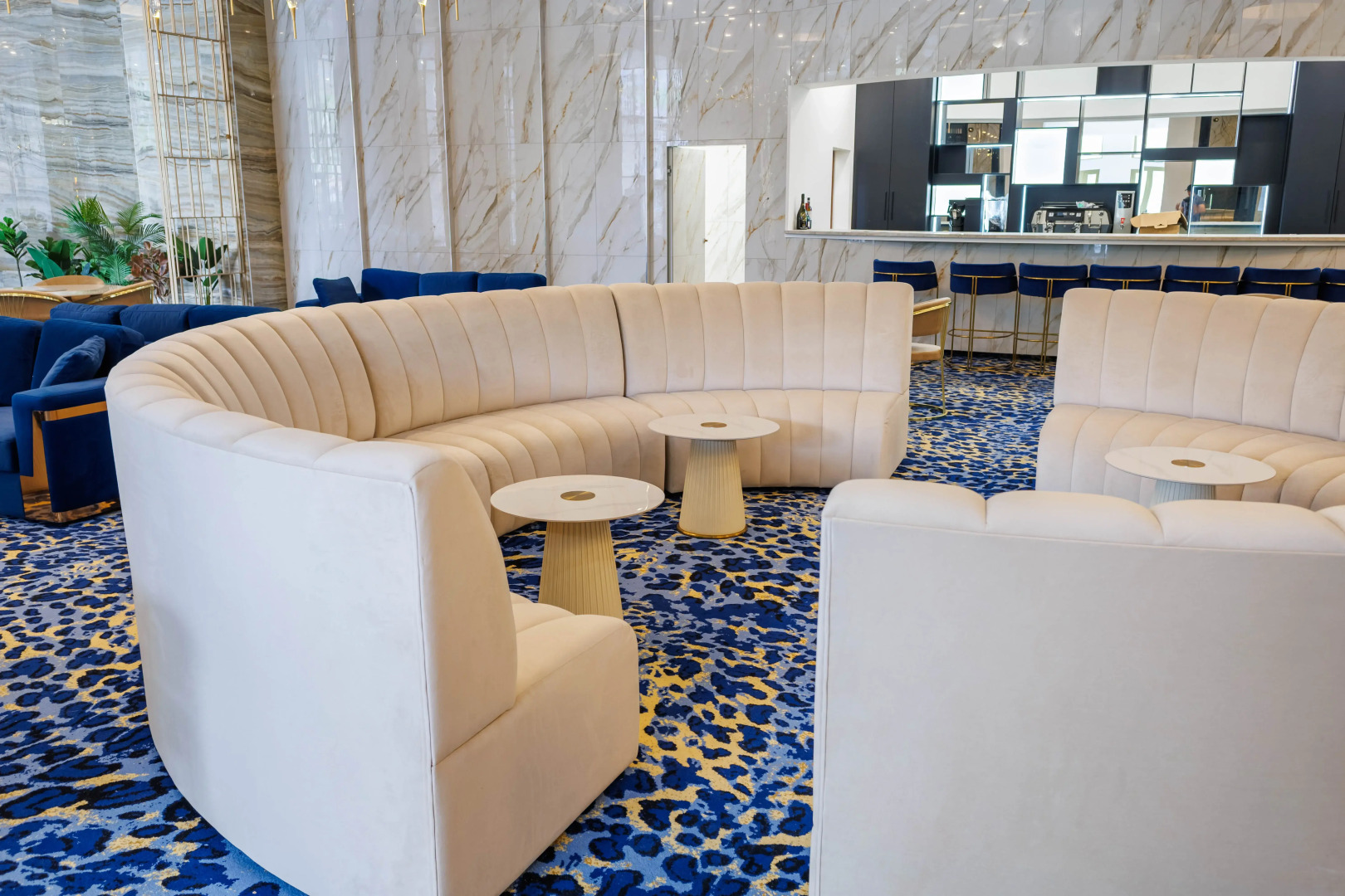 Отель Космос Ла Валли