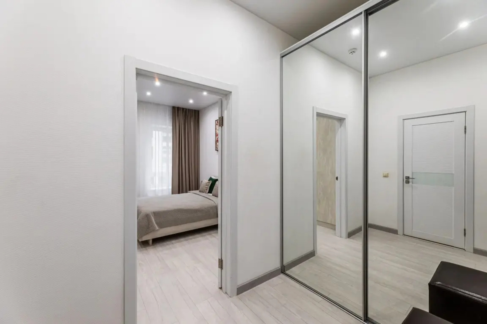 Апартаменты Студия Сибирские номера с обновленным дизайном