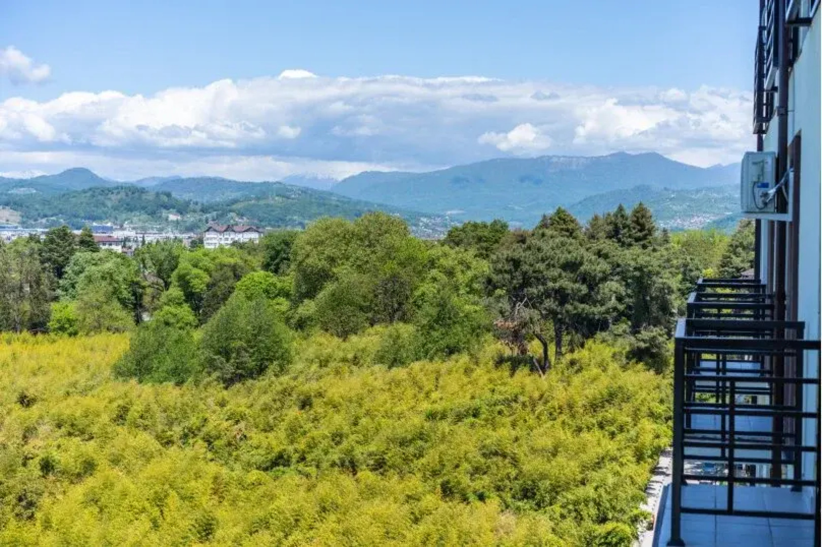 Апартаменты с видом на море и горы в ЖК Сорренто Парк