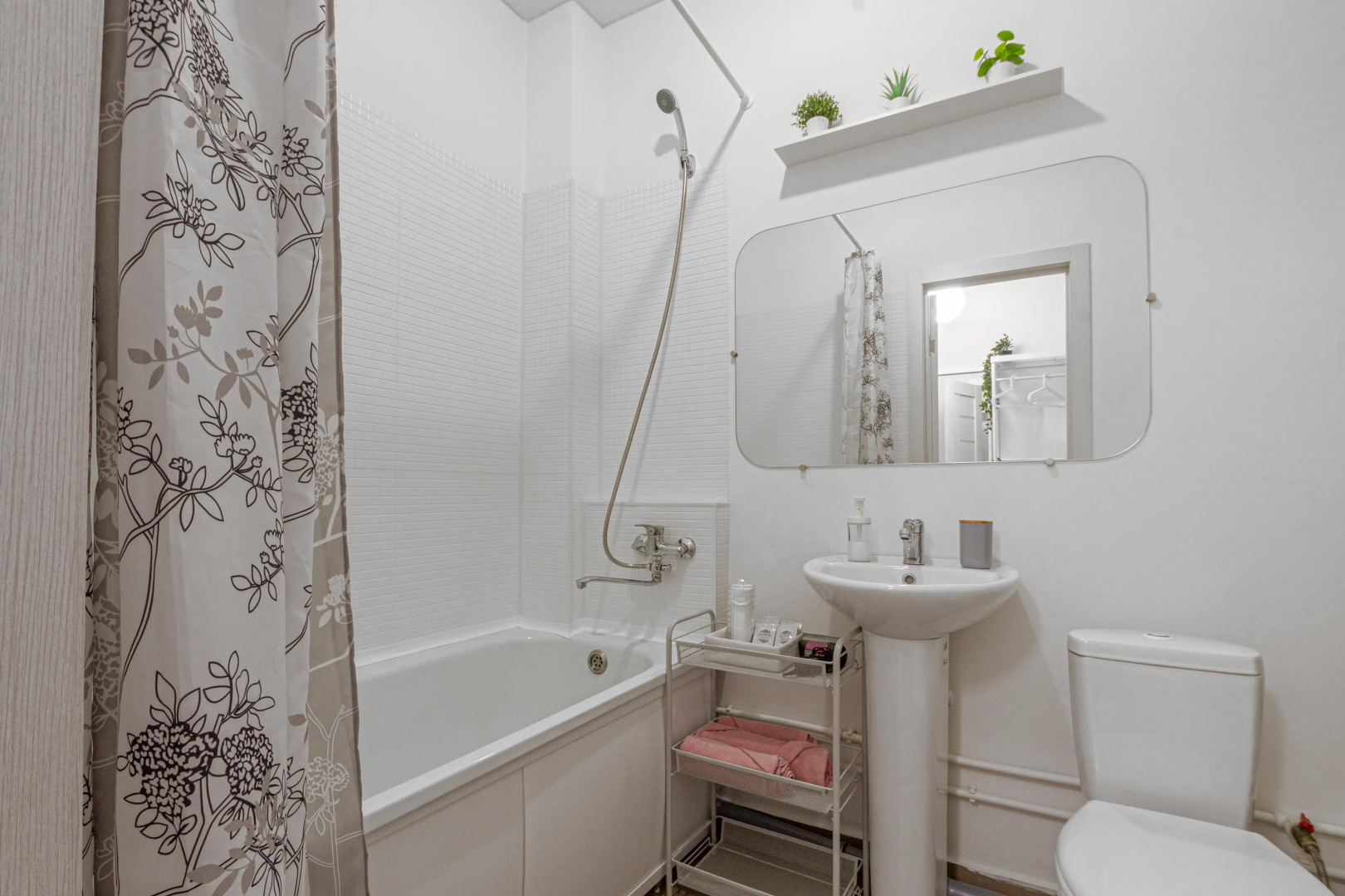 Апартаменты с парковкой у озера "Триче"