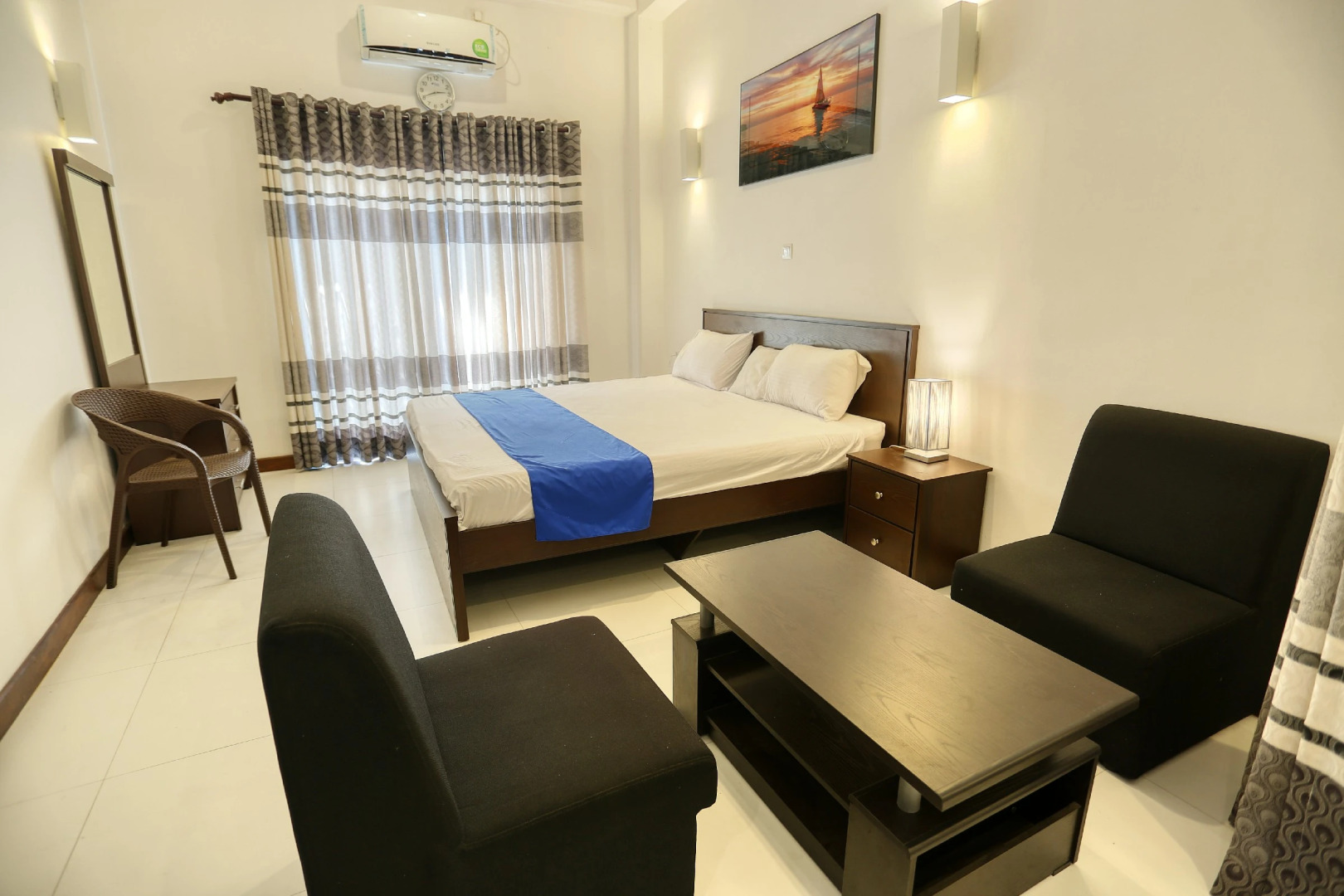 Апартаменты Yoho White House