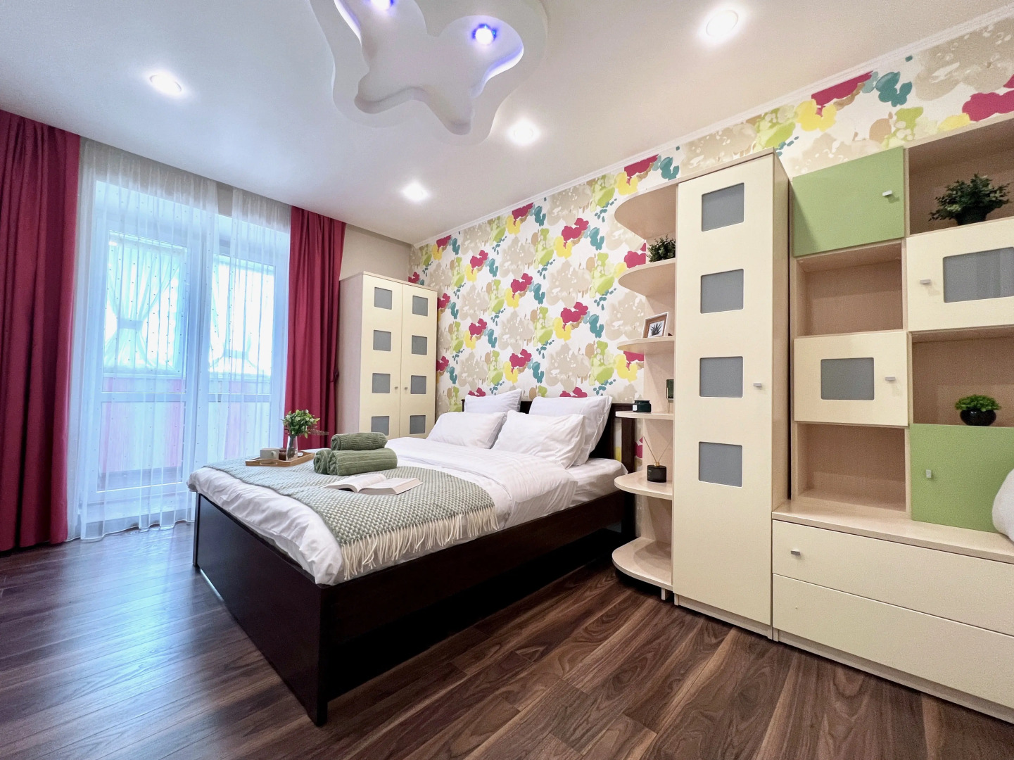 Апартаменты SUNVILLES Новые семейные в центре