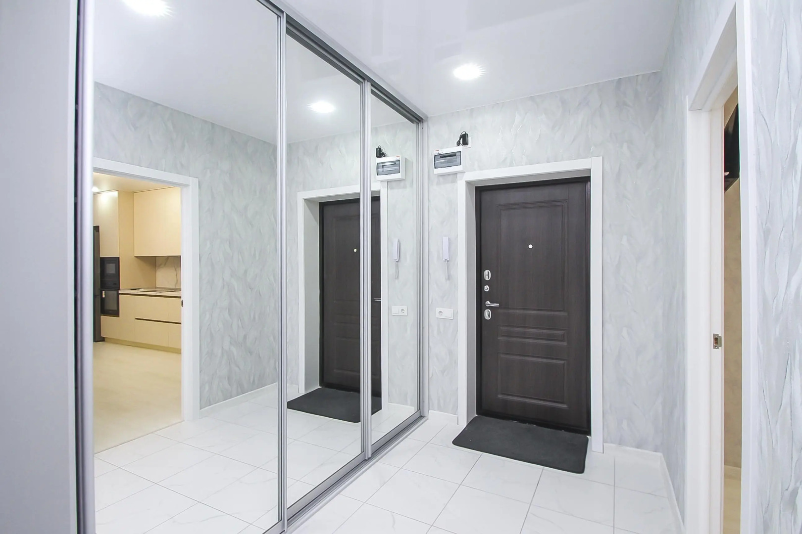 Квартира 2 комнатная Университетская 43