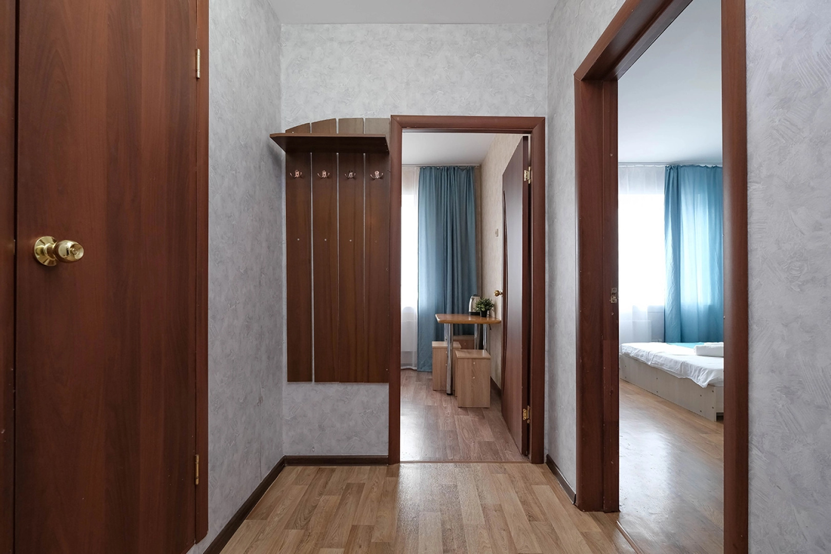 Квартира рядом с Мнтк им. Федорова и Ск Заря