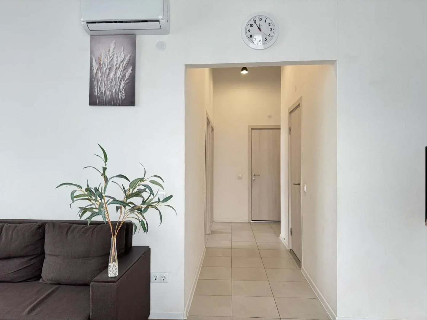 Квартира Двухкомнатная просторная и уютная ArtApart