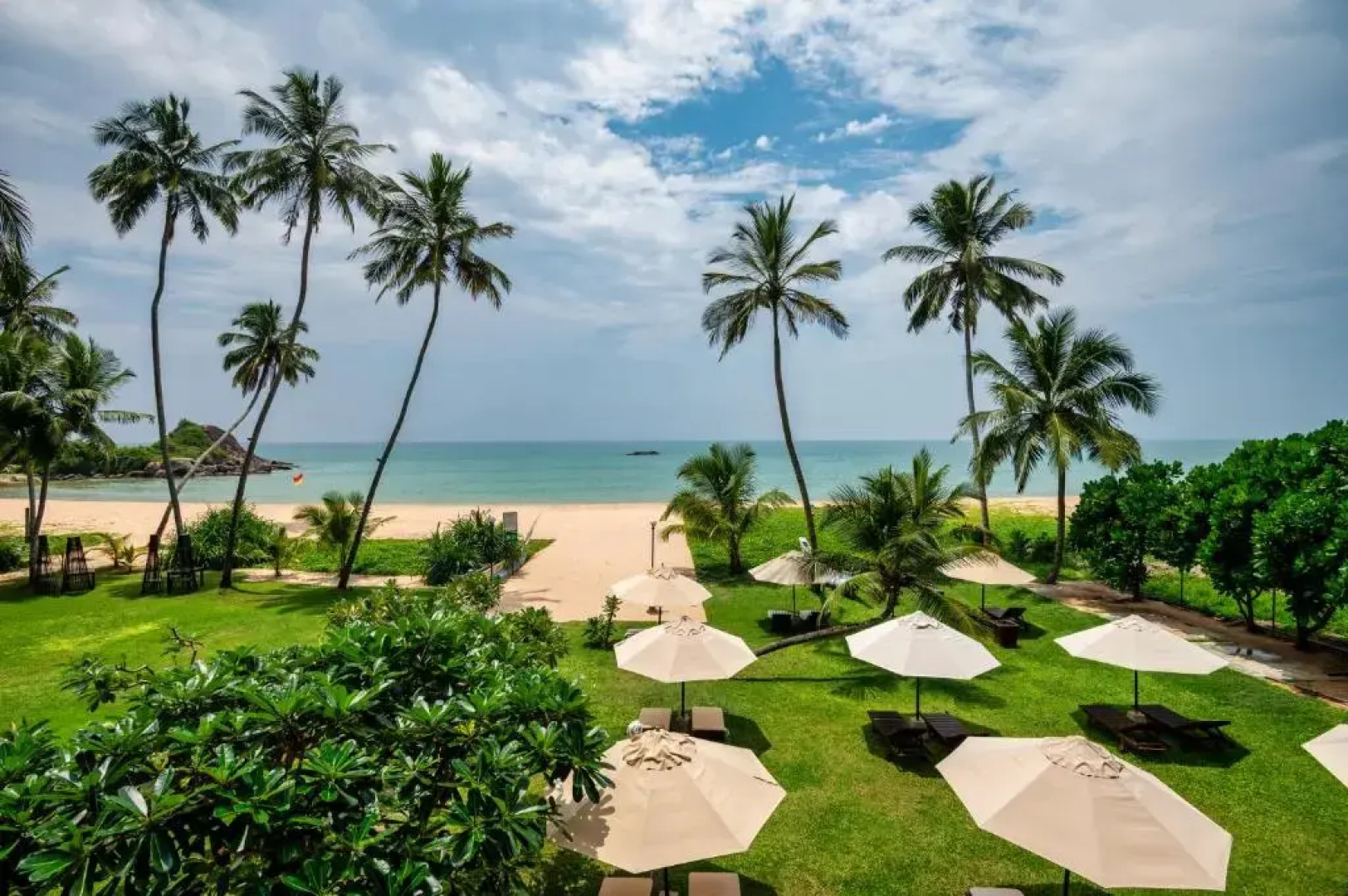 Отель Shinagawa Beach Hotel