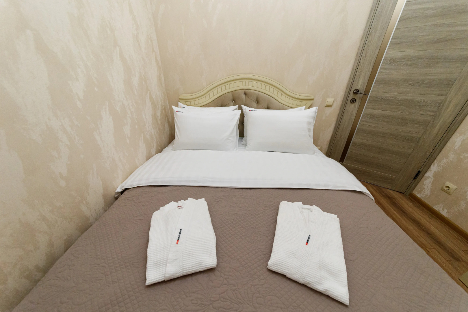 Апартаменты Red Apartments Арт Лайт Франческо