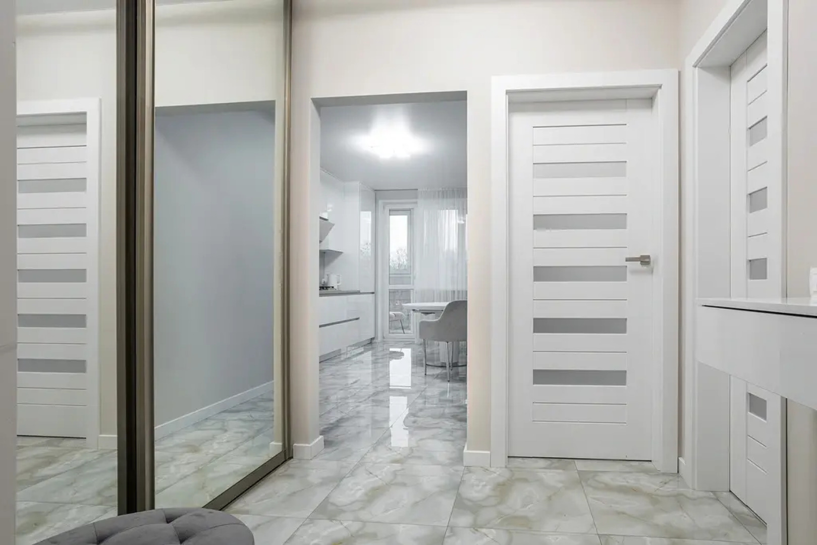 Апартаменты Алиса в Центре на Уральской 20