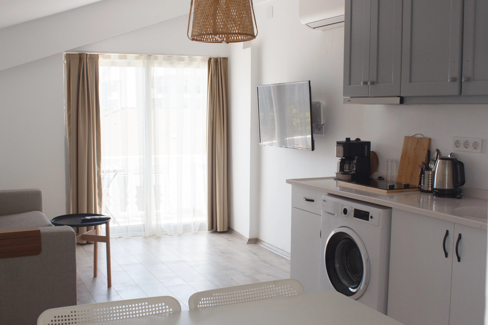 Отель Aloha Suites