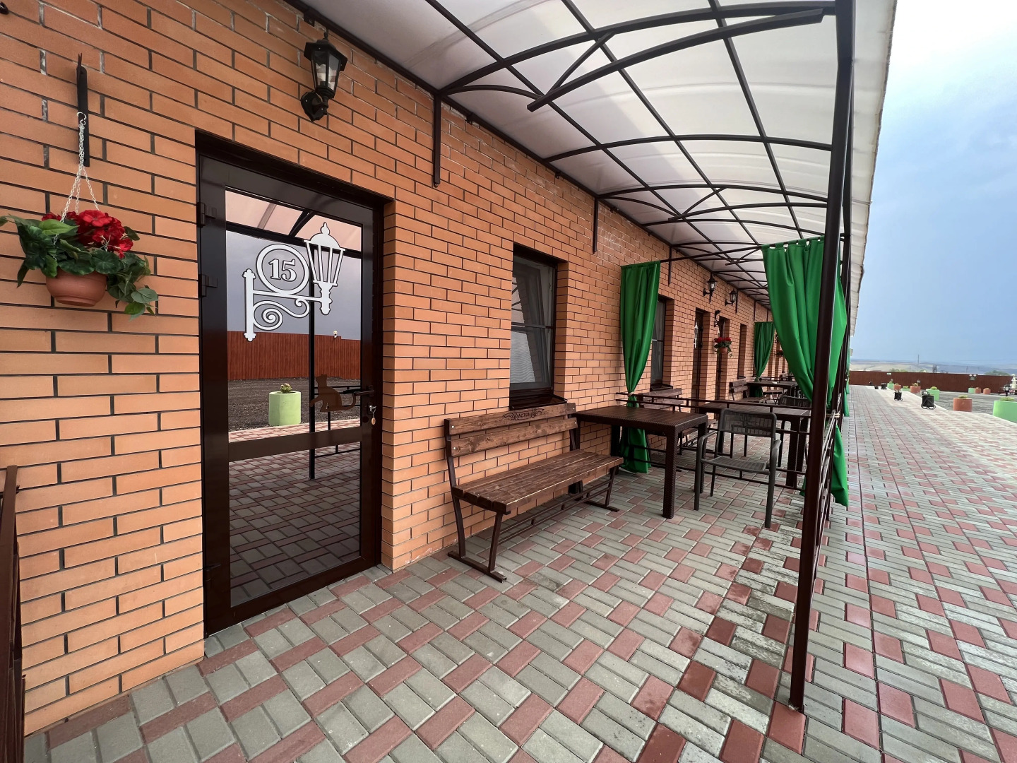 Отель Астонит