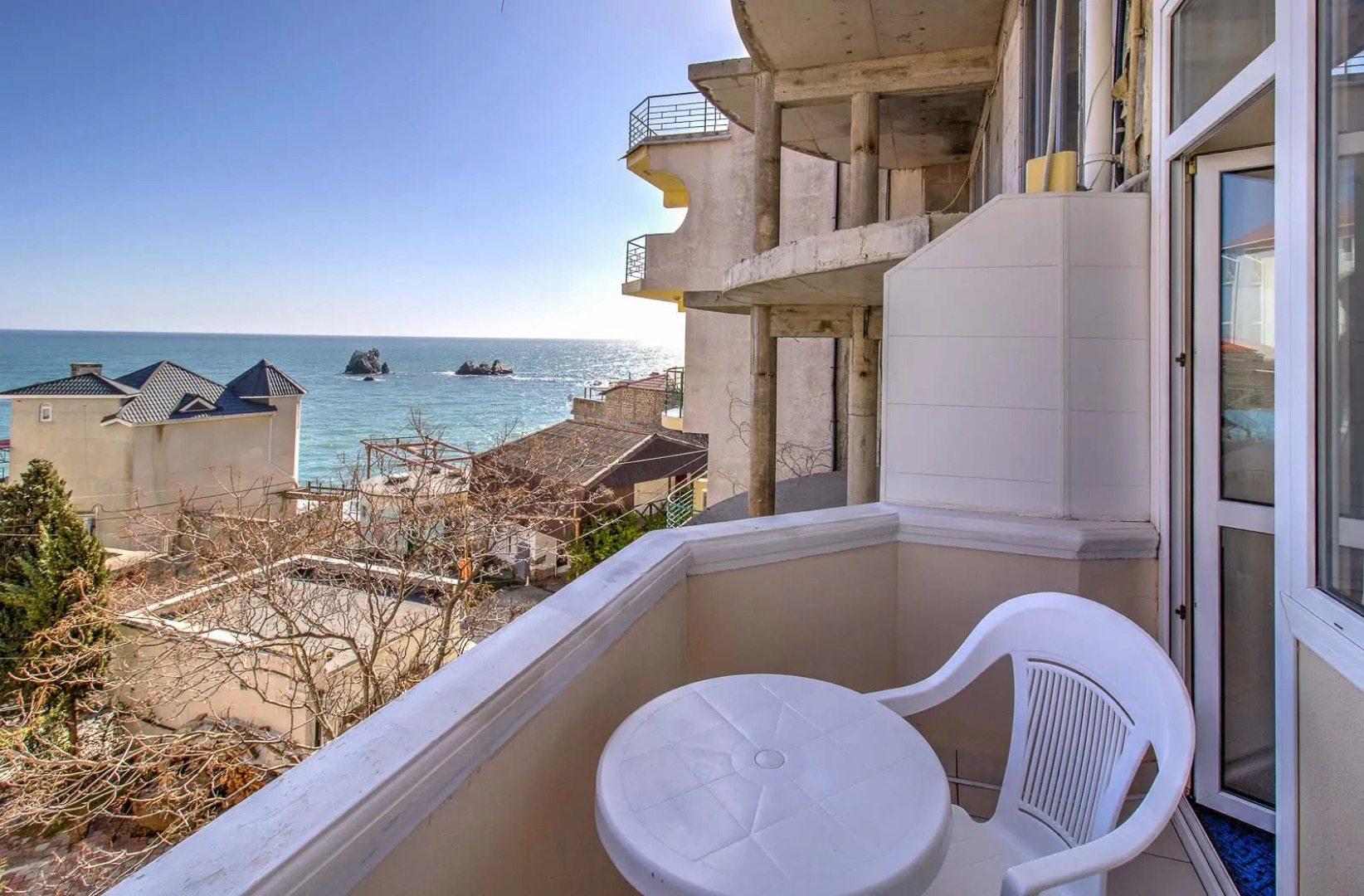 Отель Ламбат