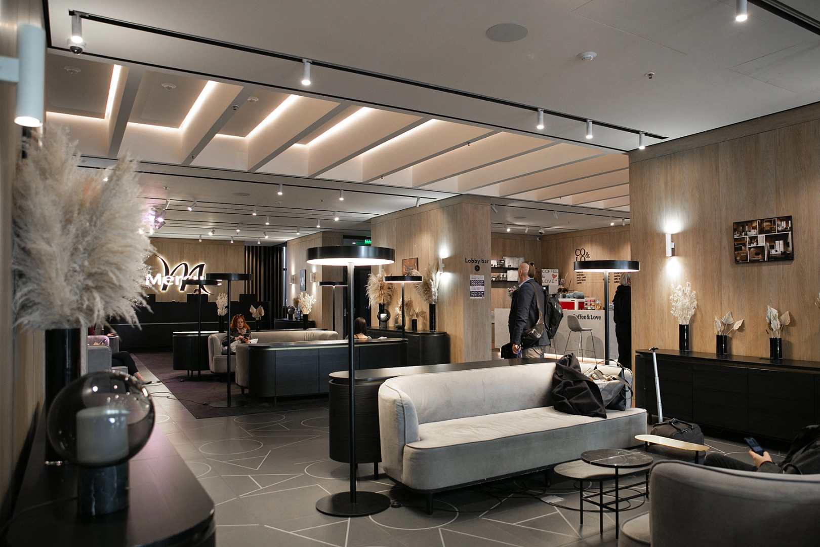 Апартаменты MyhomeYourhome на Салова 61