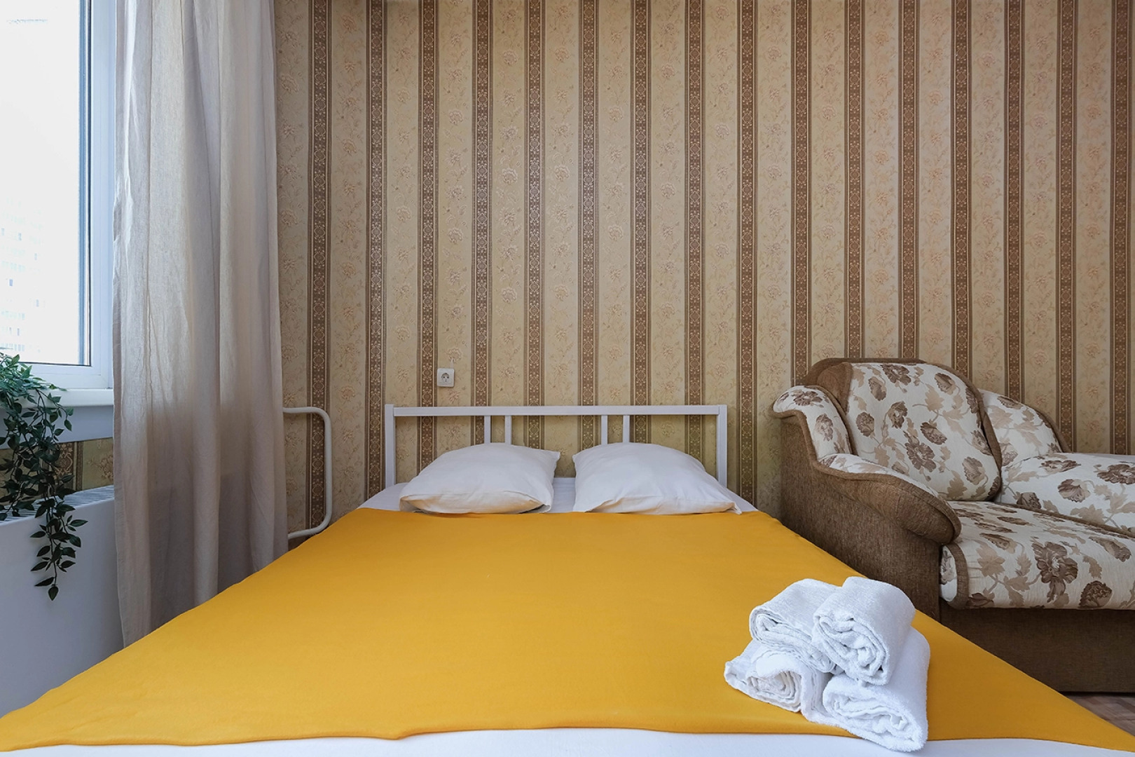 Квартира рядом с Мнтк им. Федорова и Ск Заря