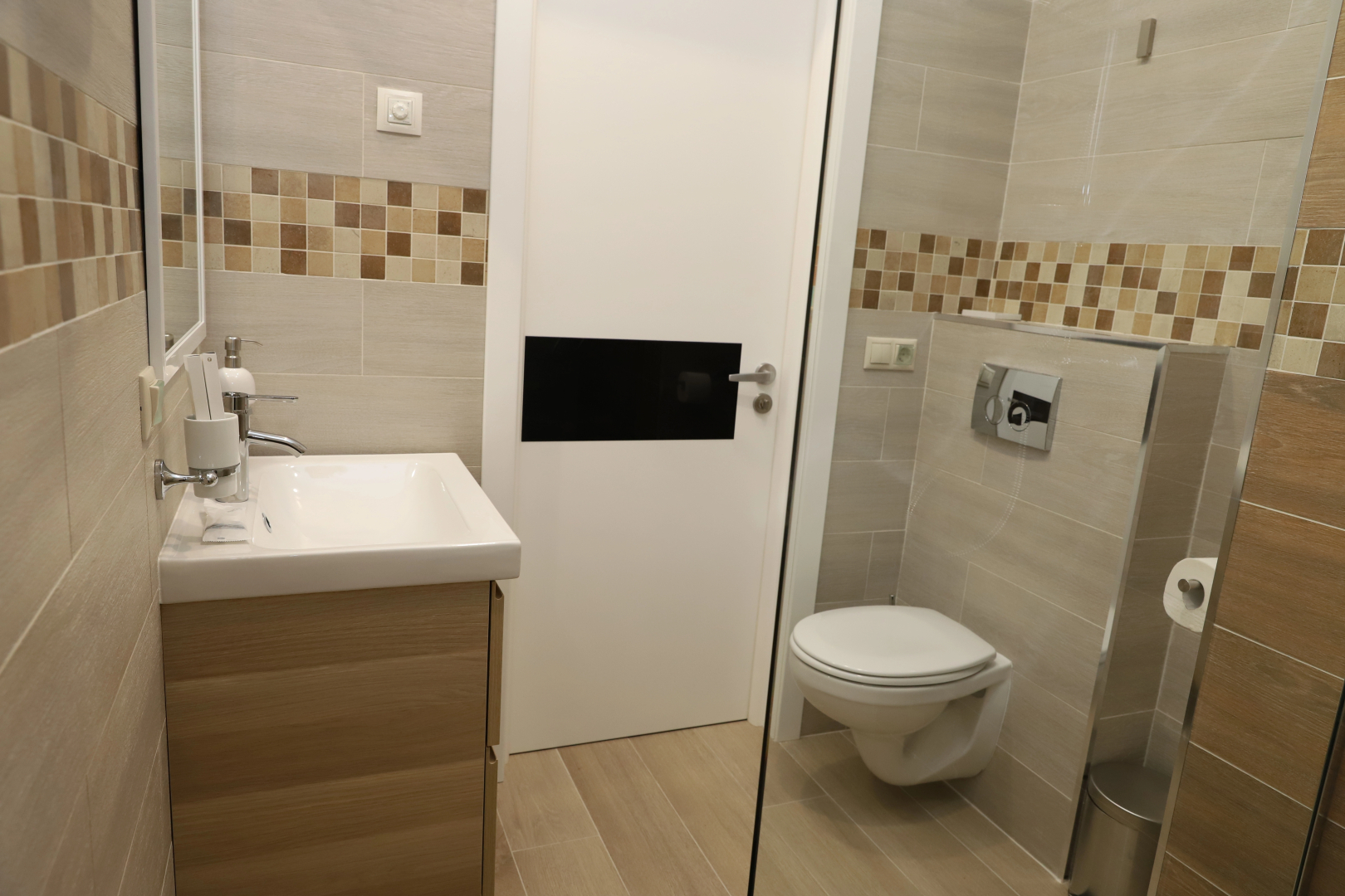 Отель Enjoy Hotel