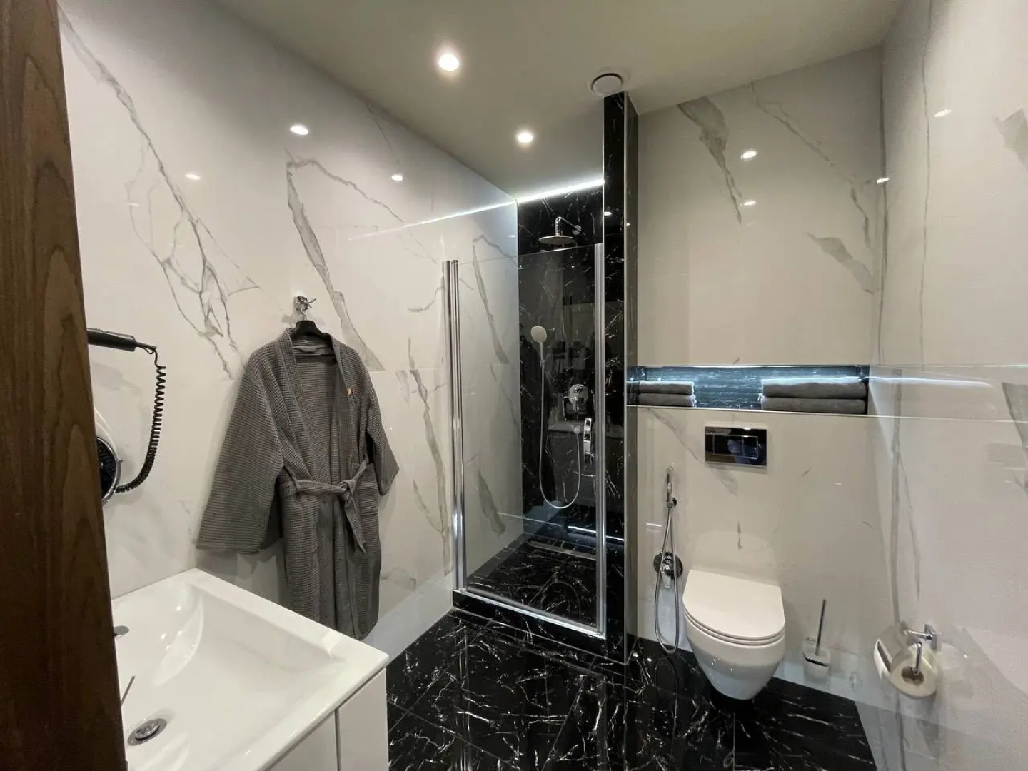 Апартаменты Comfort+ в апарт-отеле Aqualina