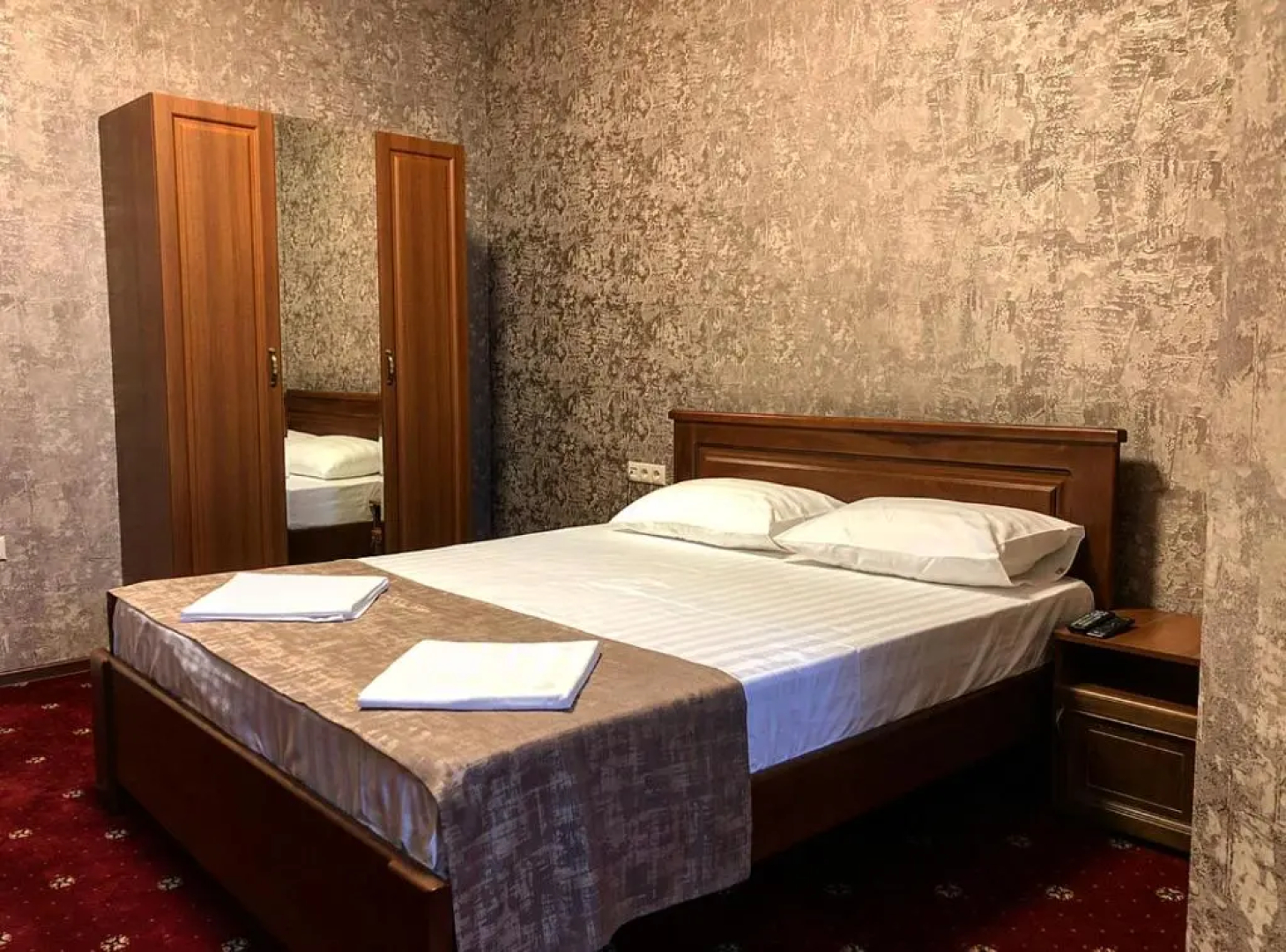 Отель Caesar Royal Palace