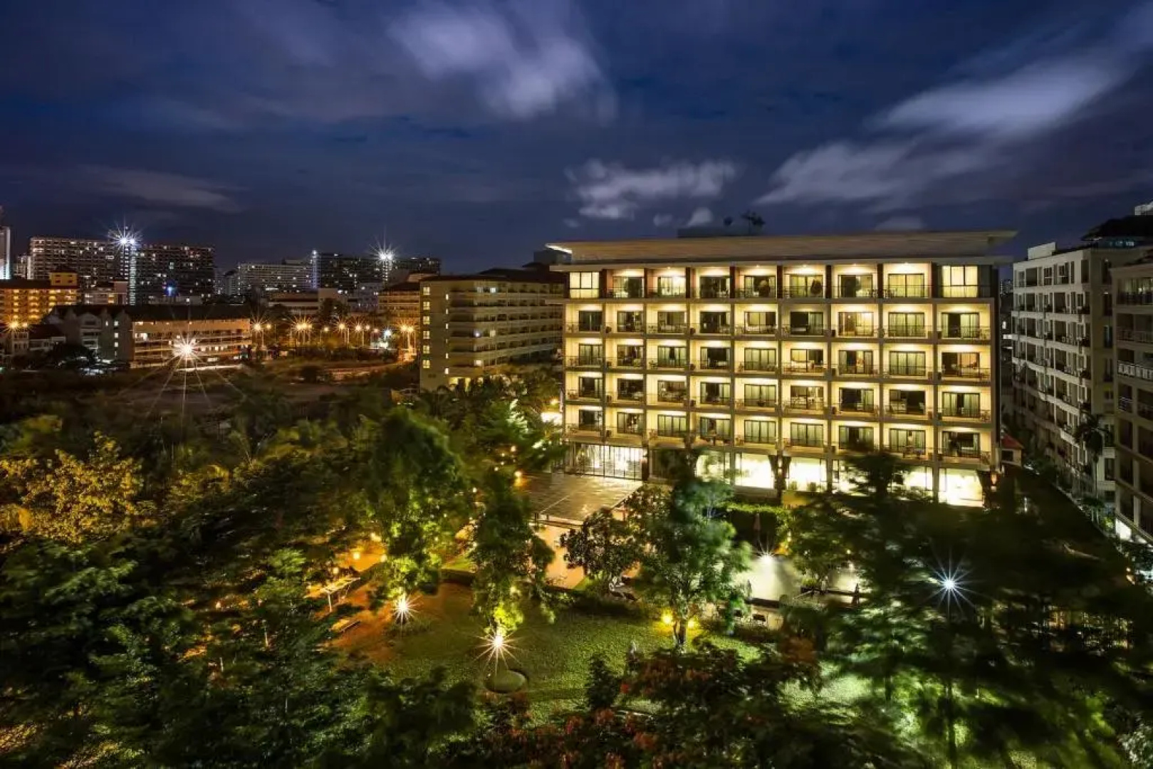 Отель Fifth Jomtien Pattaya